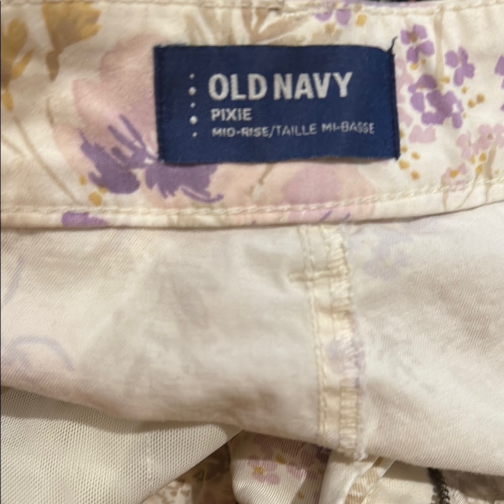 Old Navy Cream and Purple Cropped Floral Pants - Picture 3 of 4